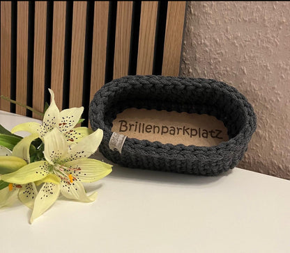Brillenablage gehäkelt  Handgemachter Brillenparkplatz  Utensilo & Aufbewahrung für Brille